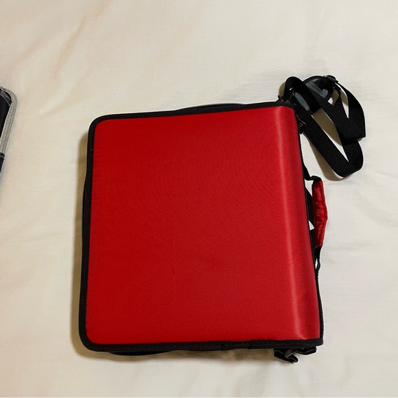 Binder and laptop holder with crossbody/shoulder strap - Picture 4 of 10